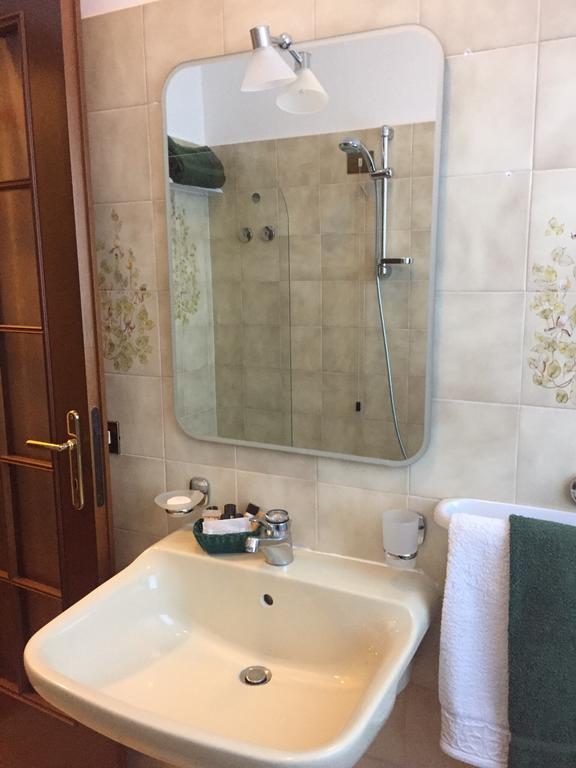 Mary Rose Apartments Oliveto Lario エクステリア 写真